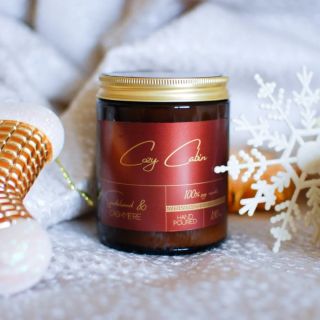 Zlatíčka, konečně! Konečně jsem měla čas všechny svíčky nafotit a dát na eshop. Letošní kolekce je jednoduchá, do červené...