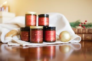 Objev kouzlo přírodních sójových svíček 🕯️🌿 Kouzelnesvicky.cz nabízí ručně vyráběné přírodní sójové svíčky a další vůně do...